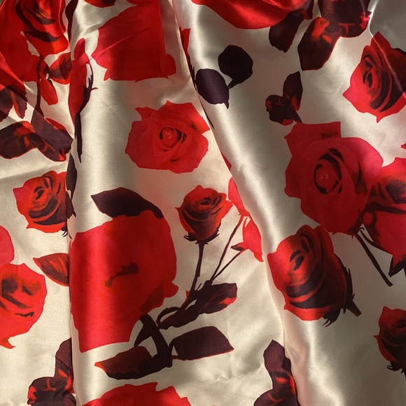 NWT Full Puffy Floral Skirt S/2-4 - Picture 2 of 4